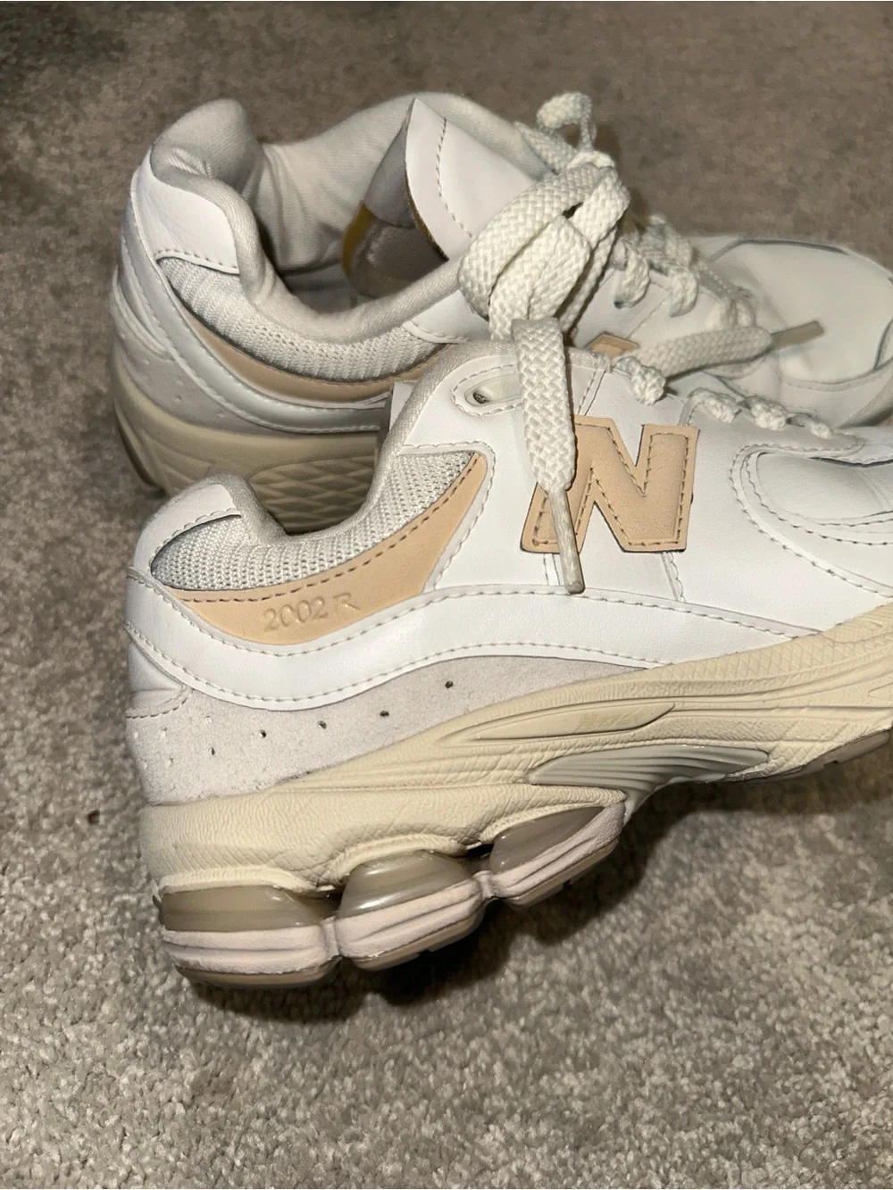 New Balance Kids White & Beige Low-Top Sneakers